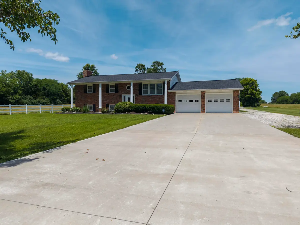 6651 E New Haven Rd, Columbia, MO 65201 - #1