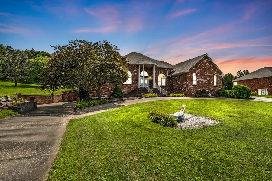 2829 Foxdale Dr, Jefferson City, MO 65109 - #2