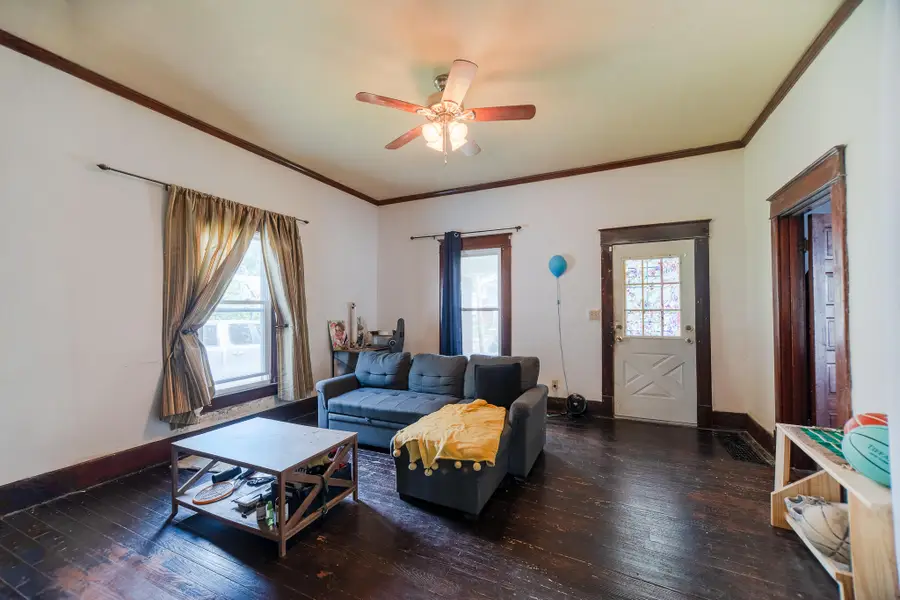 528 Farror St, Moberly, MO 65270 - #3
