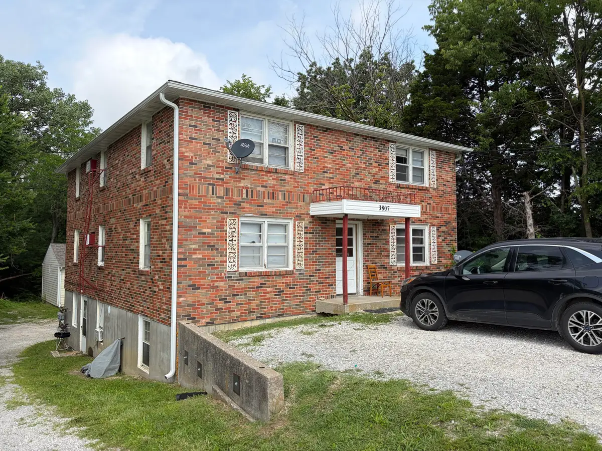 3807 Brown Station Rd, Columbia, MO 65202 - #1