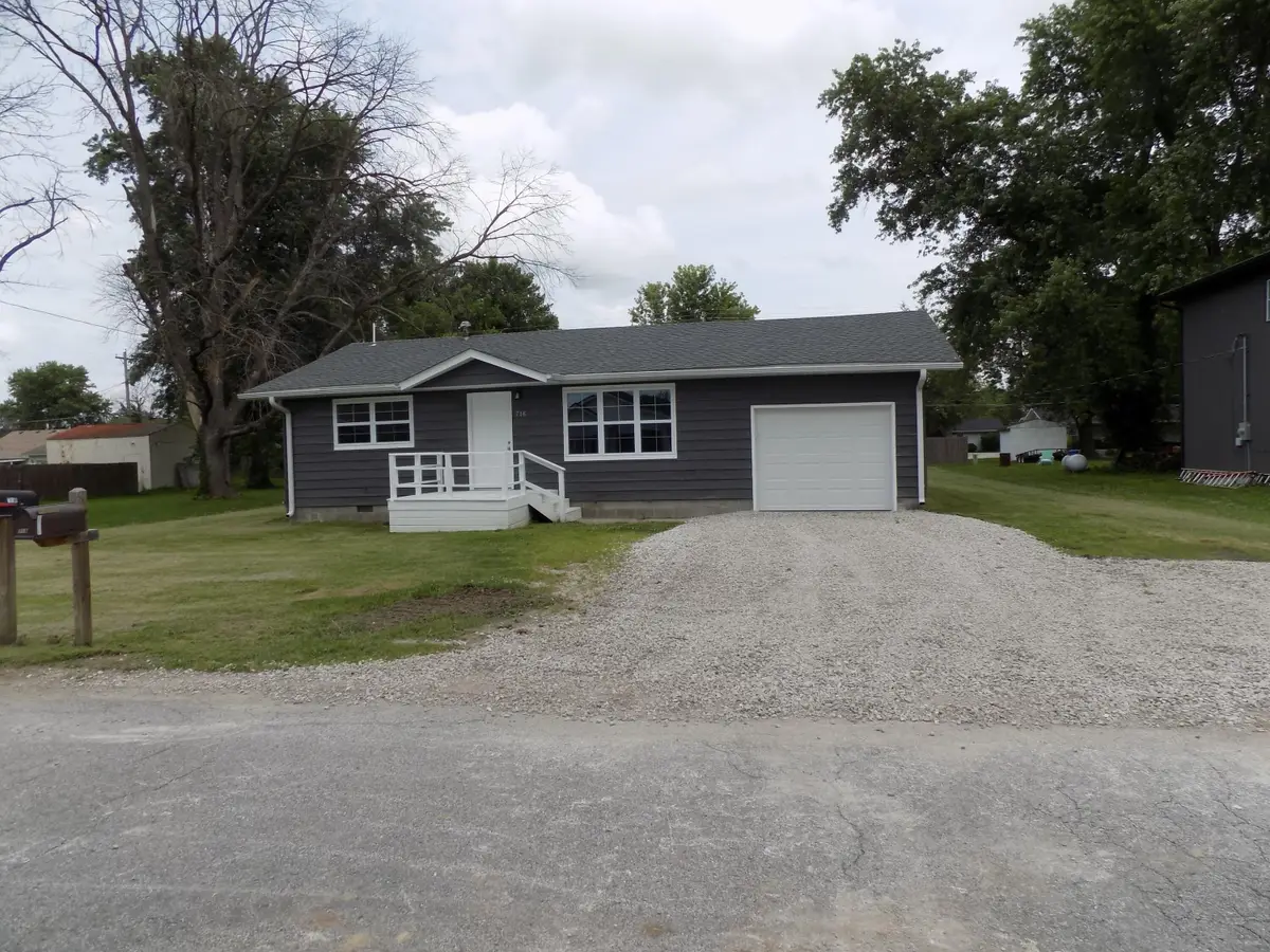 716 S Central St, Centralia, MO 65240 - #1