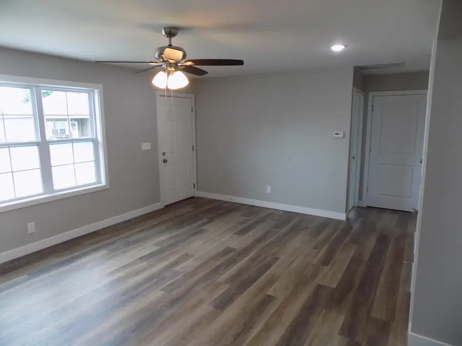 716 S Central St, Centralia, MO 65240 - #3