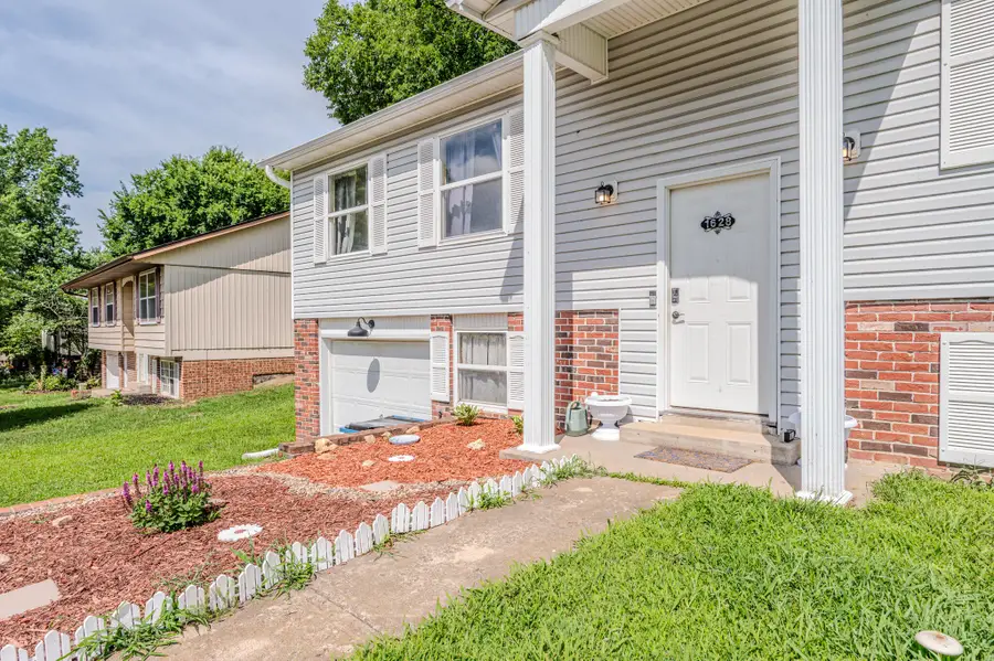1628 Westview Dr, Jefferson City, MO 65109 - #2