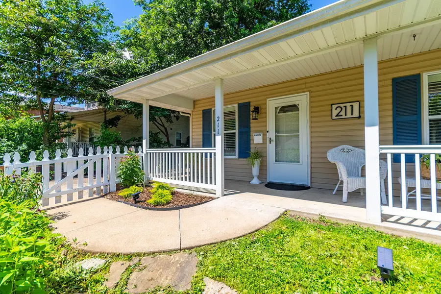 211 N Garth Ave, Columbia, MO 65203 - #2