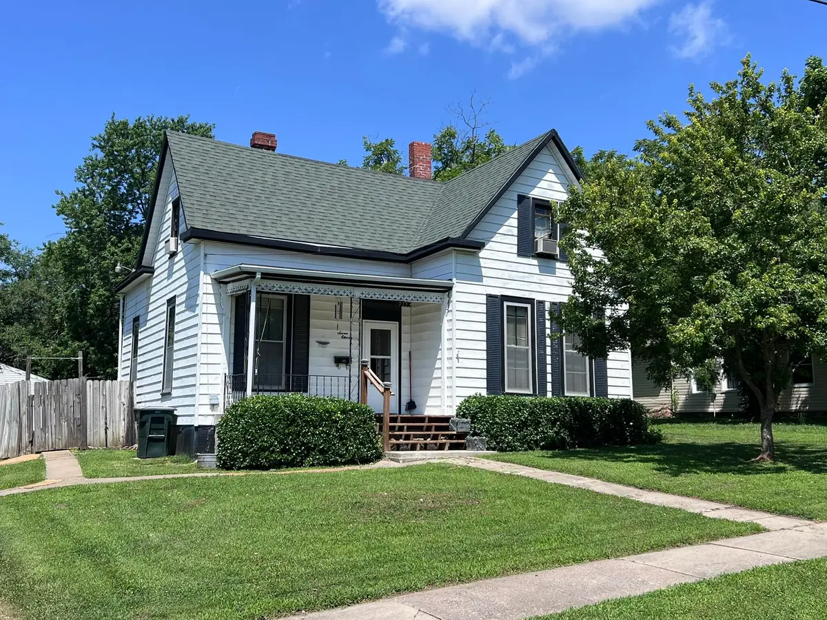 711 Grand Ave, Fulton, MO 65251 - #1