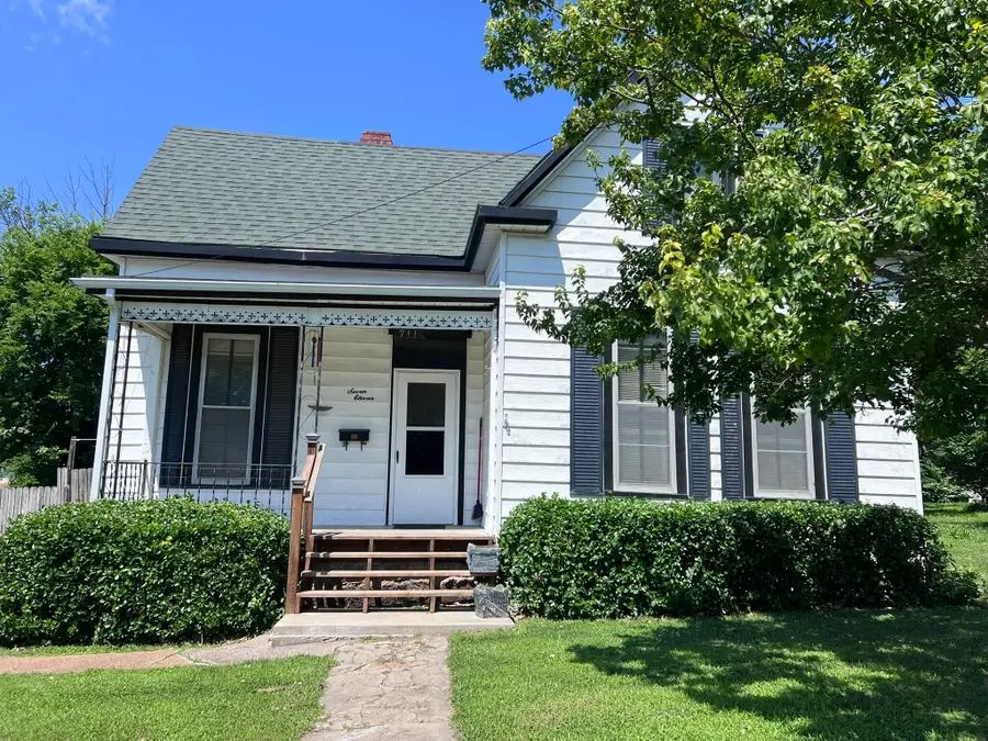 711 Grand Ave, Fulton, MO 65251 - #2