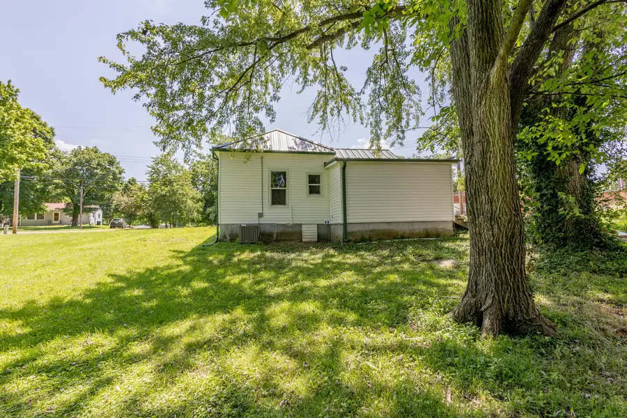 109 N Mill St, Jamestown, MO 65046 - #3