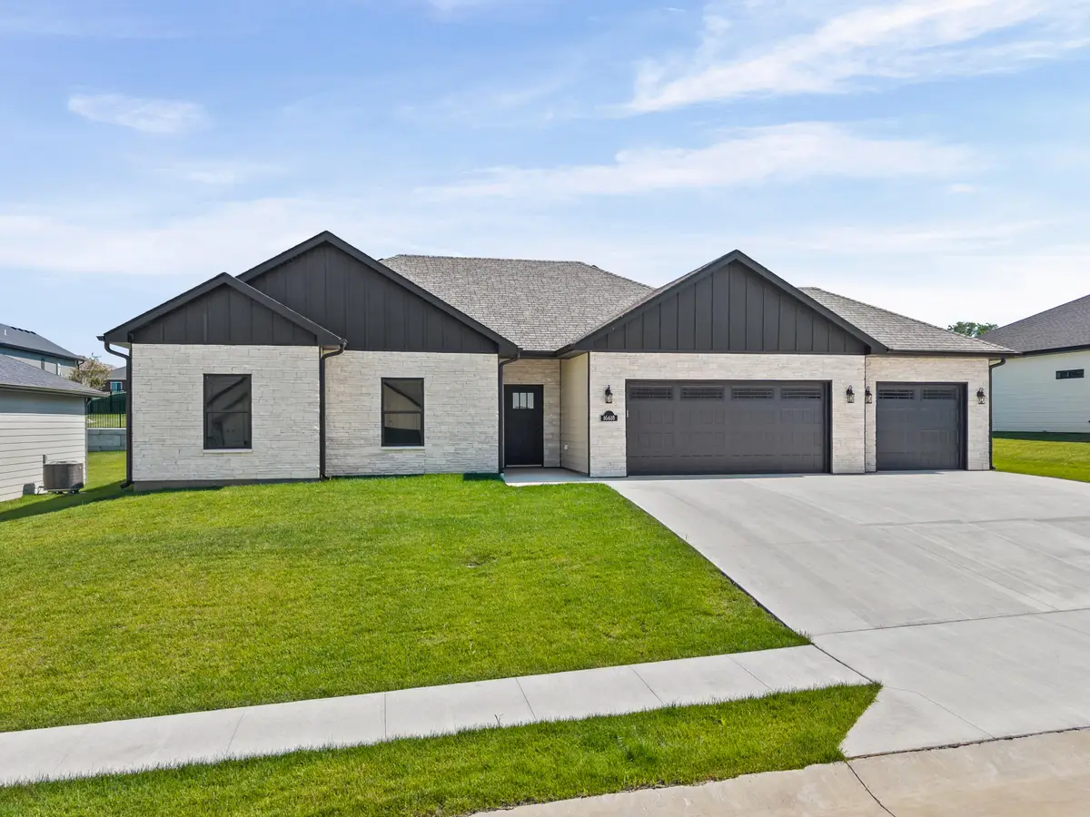 16618 Klinton Dr, Boonville, MO 65233 - #1