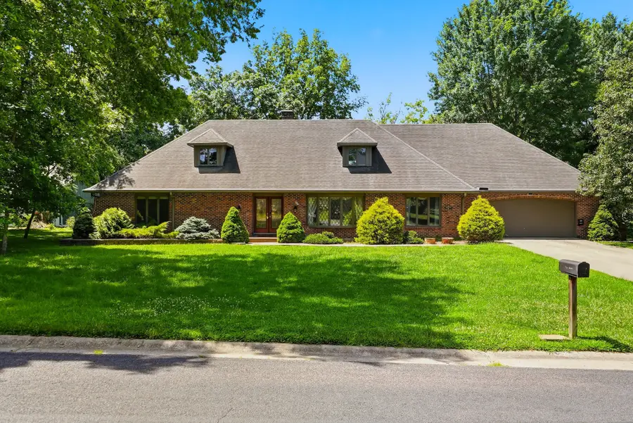 528 W Cedar Lake Dr, Columbia, MO 65203 - #2