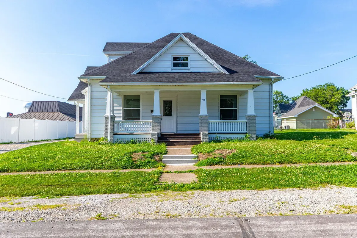 716 W Love St, Mexico, MO 65265 - #1