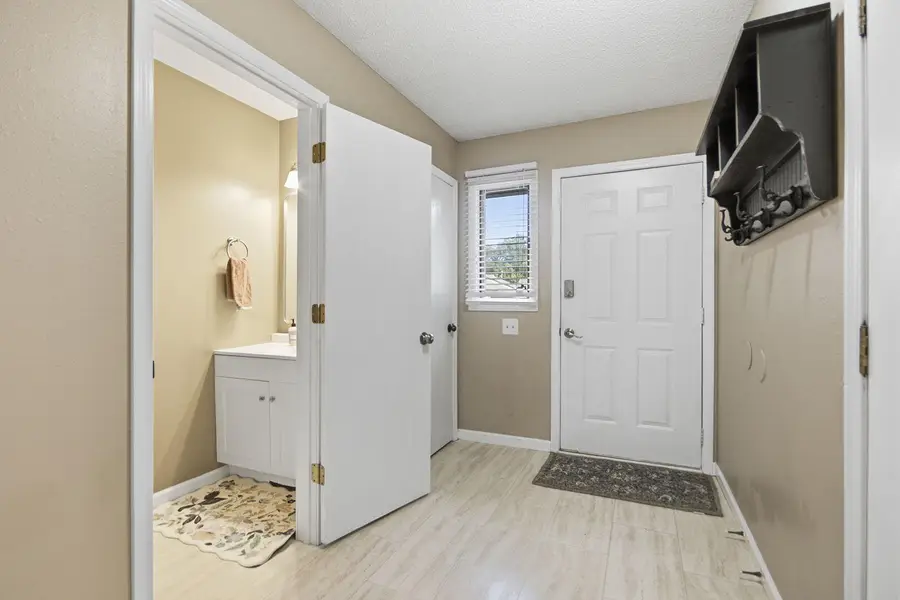 461 Foxfire Dr, Columbia, MO 65201 - #3