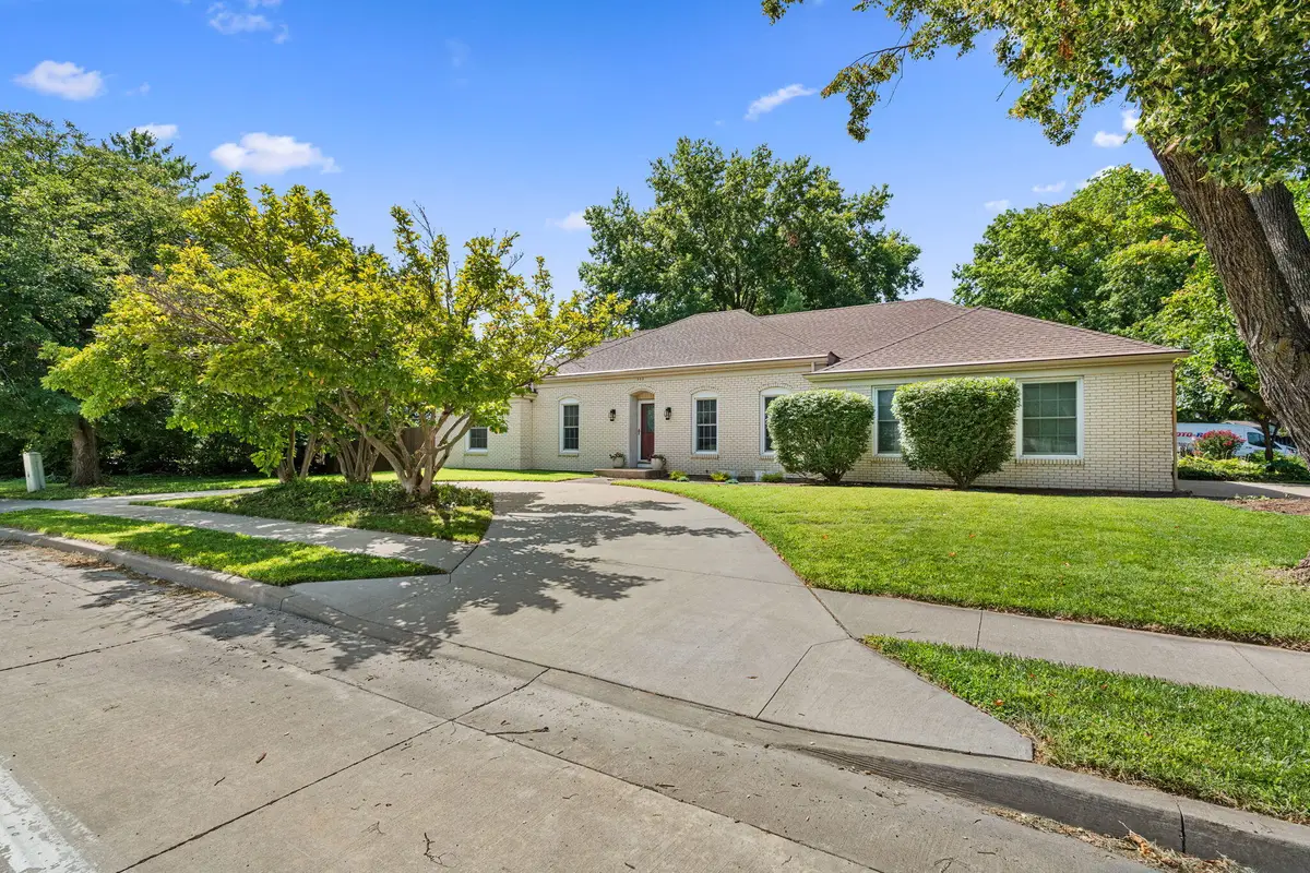 905 W Green Meadows Rd, Columbia, MO 65203 - #1