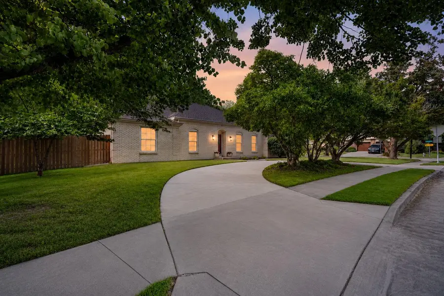 905 W Green Meadows Rd, Columbia, MO 65203 - #2