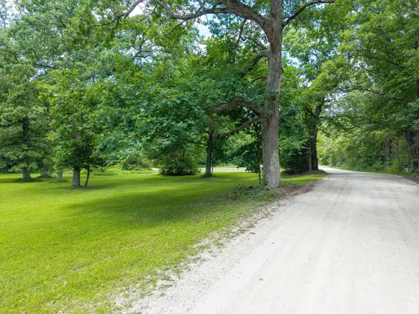 9801 Hartley Rd, HALLSVILLE, MO 65255