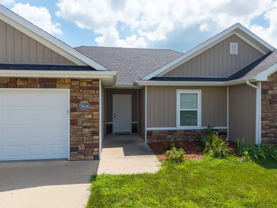 5616 Abercorn Dr, Columbia, MO 65203 - #2
