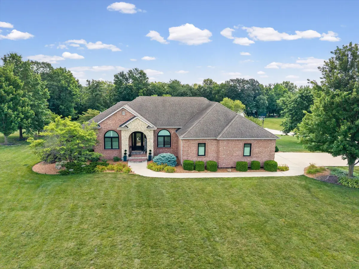 7500 N Fall Creek Dr, Columbia, MO 65202 - #1