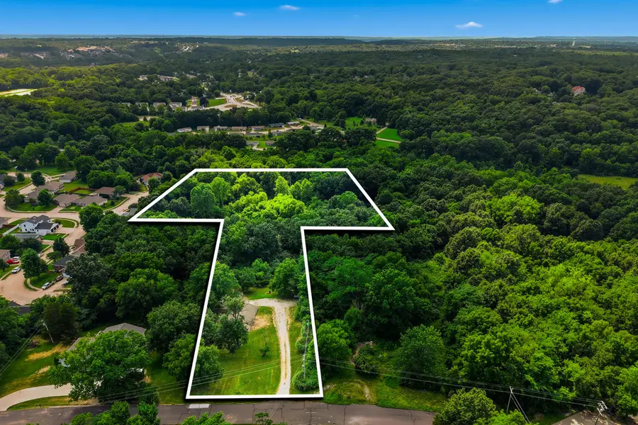 6481 Old Village Rd, Columbia, MO 65203 - #2