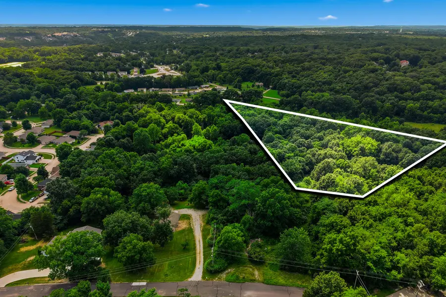 6481 Old Village Rd, Columbia, MO 65203 - #3