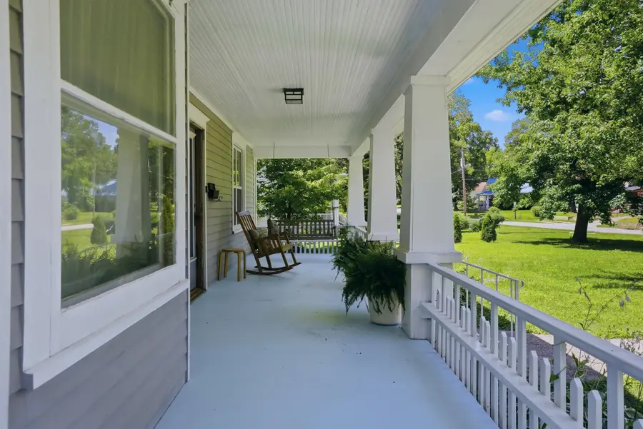 910 W Davis St, Fayette, MO 65248 - #3