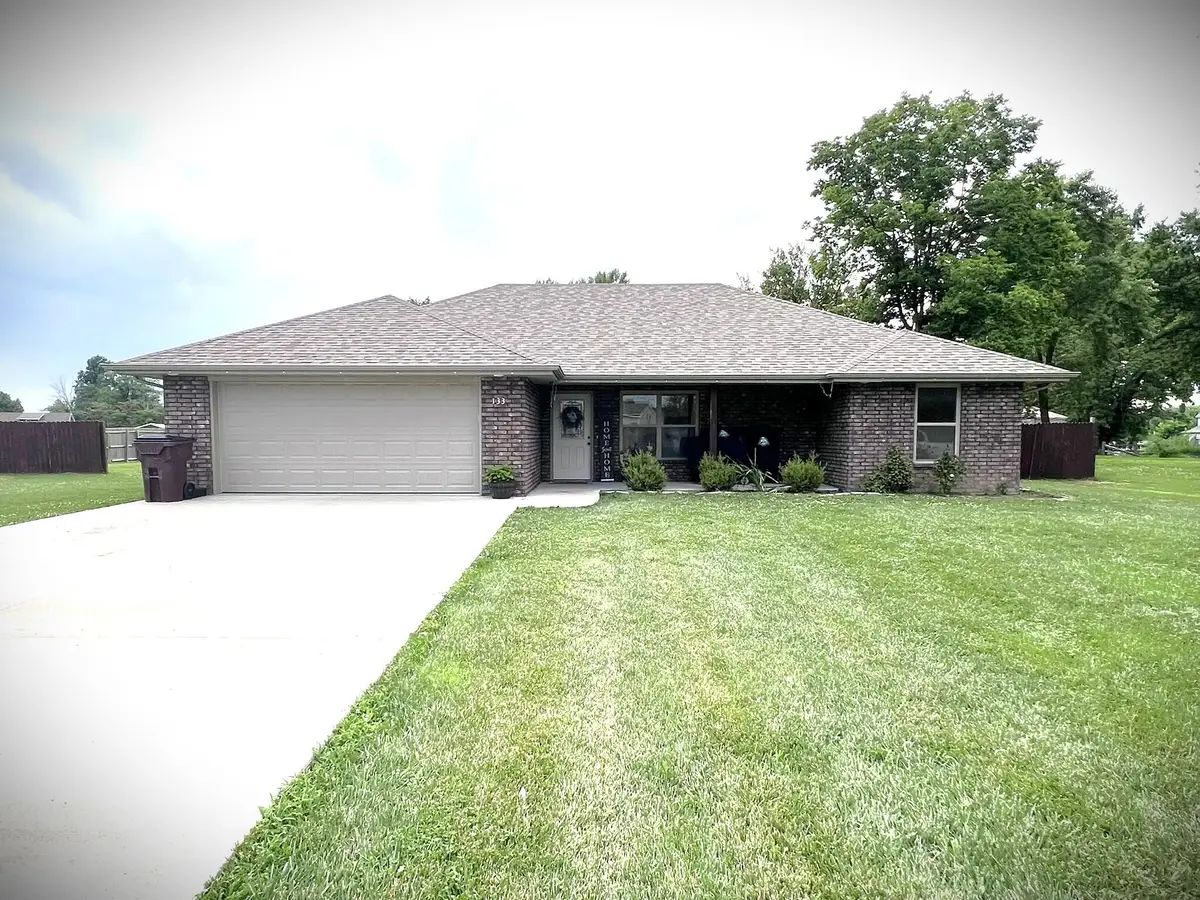 133 Park St, New Bloomfield, MO 65063 - #1