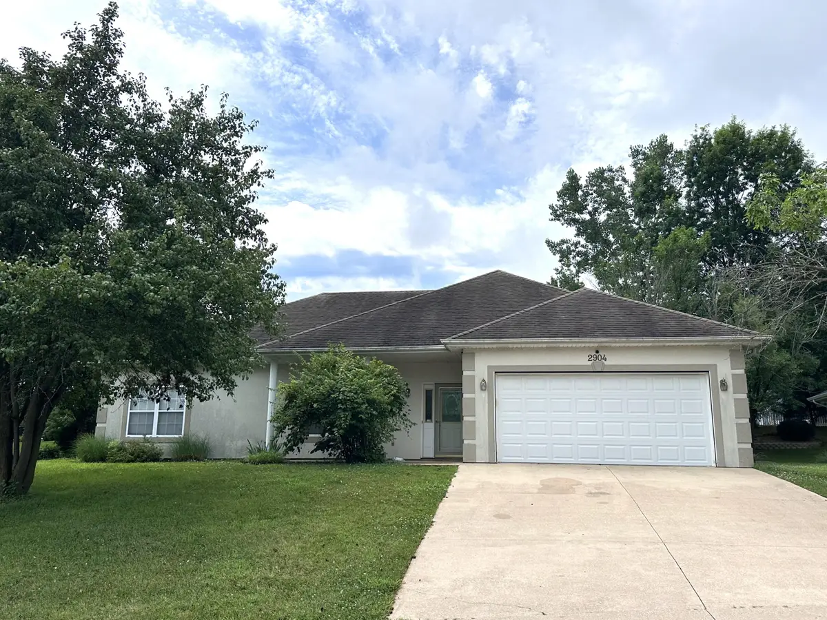 2904 Lake Town Dr, Columbia, MO 65203 - #1