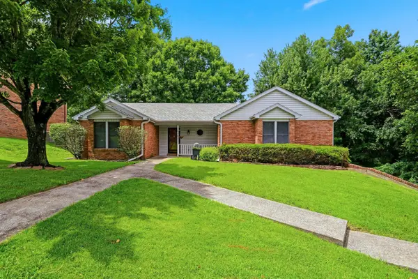 218 Eastland Dr, JEFFERSON CITY, MO 65101
