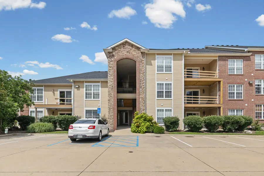 4008 W Worley St #105, Columbia, MO 65203 - #2