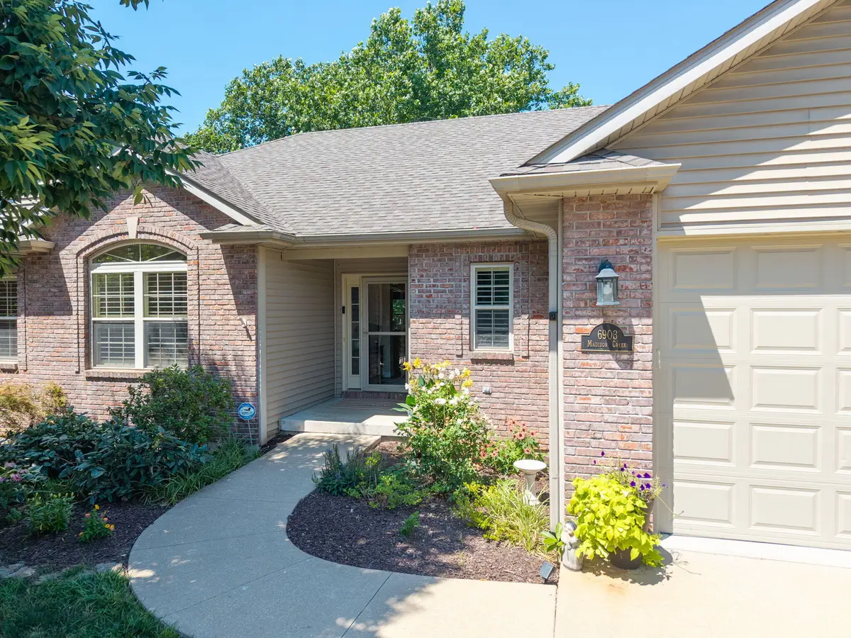 6903 Madison Creek Dr, Columbia, MO 65203 - #1