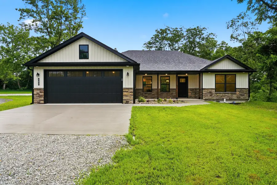 263 E Drane St, Harrisburg, MO 65256 - #2
