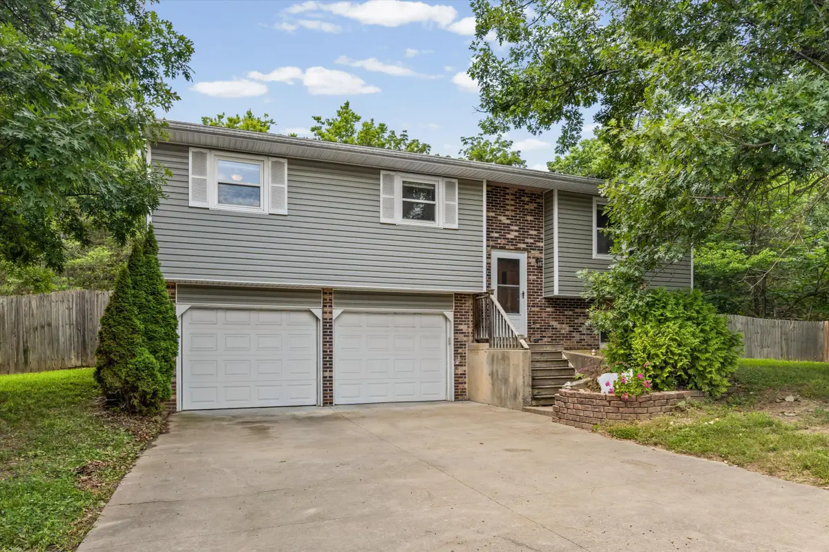 2052 N Northwest Ct, Columbia, MO 65202 - #1