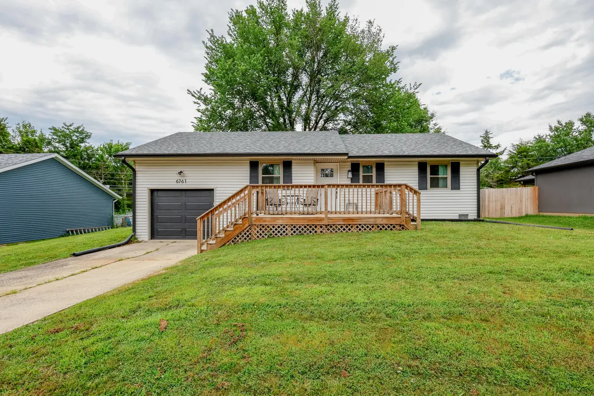 6761 E South Field Dr, Columbia, MO 65201 - #1