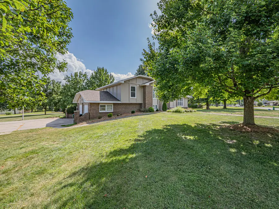 626 Homestead Dr, Moberly, MO 65270 - #2