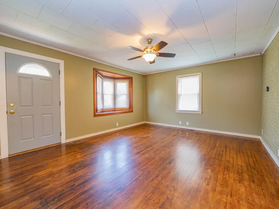 436 E Burkhart St, Moberly, MO 65270 - #3