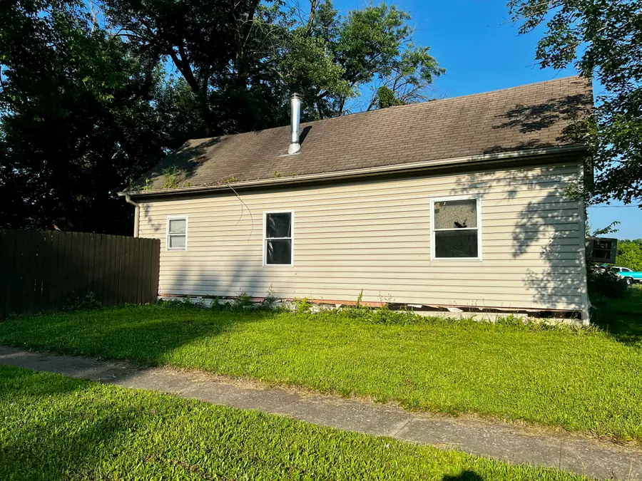 1002 Emmons St, Mexico, MO 65265 - #2