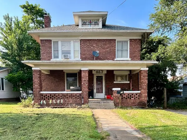 617 W Carpenter St, MOBERLY, MO 65270