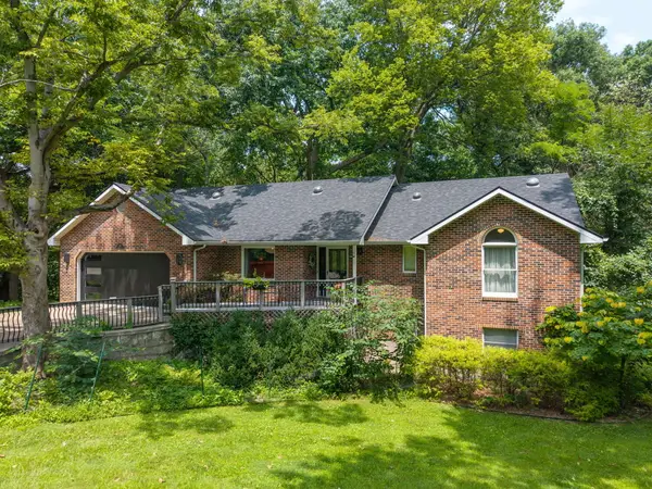 2402 Lynnwood Dr, COLUMBIA, MO 65203