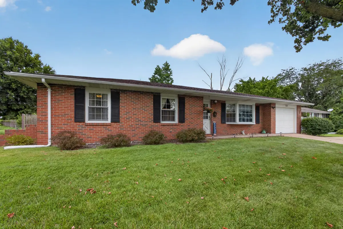 1605 Colonial Ct, Columbia, MO 65202 - #1