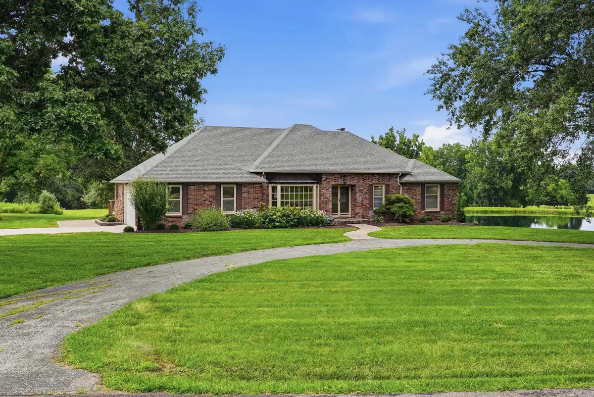 8015 S Barry Rd, Columbia, MO 65201 - #1