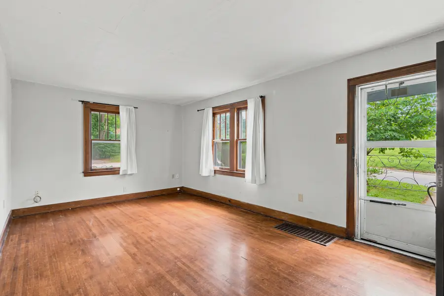 211 N Ann St, Columbia, MO 65201 - #2