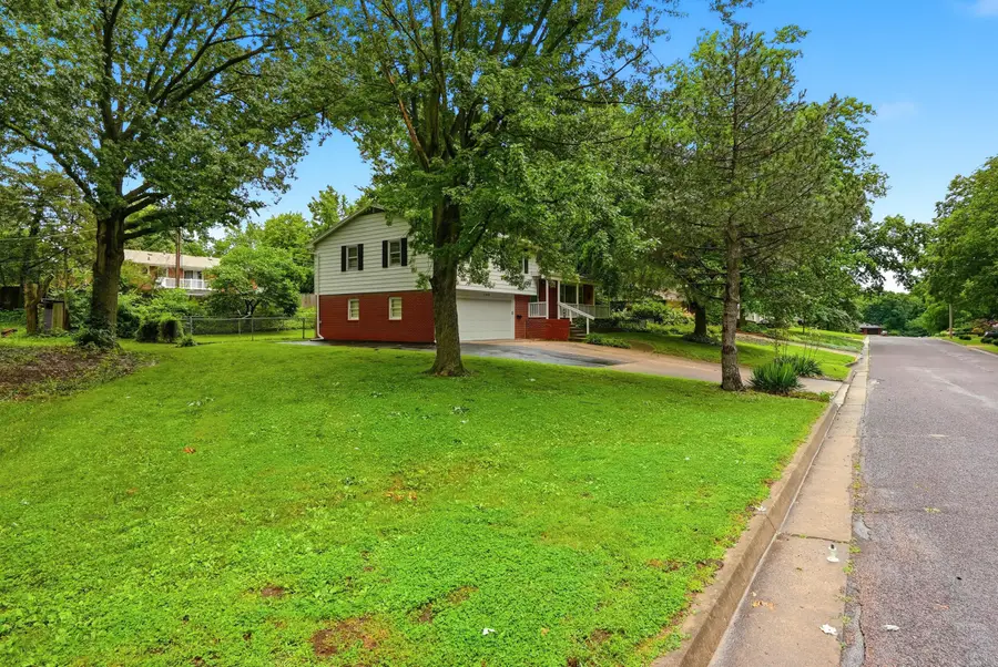 200 Rockingham Dr, Columbia, MO 65203 - #2