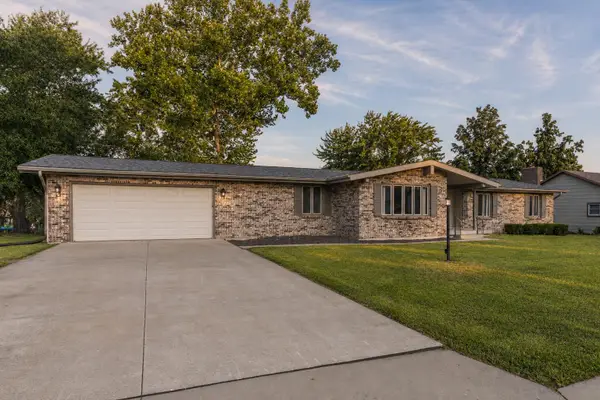 601 Meadowbrook Cir, MOBERLY, MO 65270