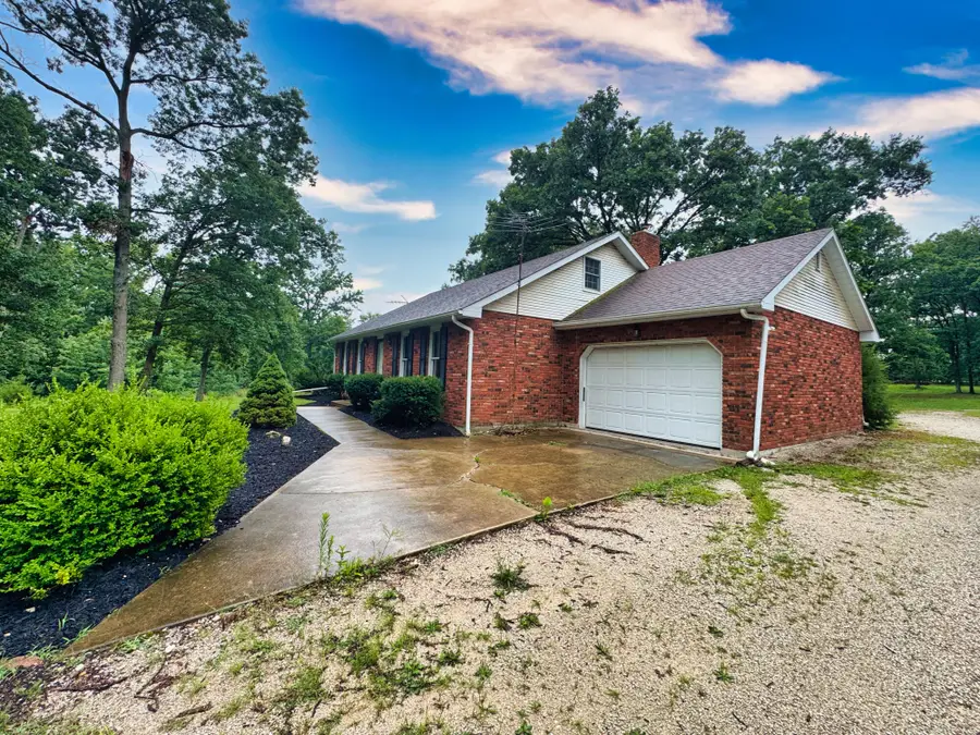 3829 County Road 2730, Moberly, MO 65270 - #3