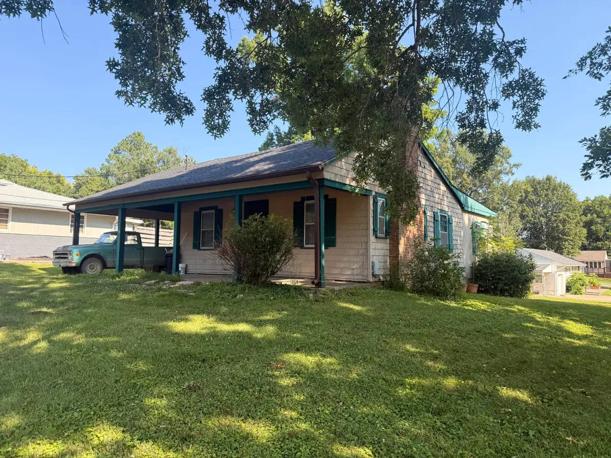 1321 Pollock Rd, Mexico, MO 65265 - #1