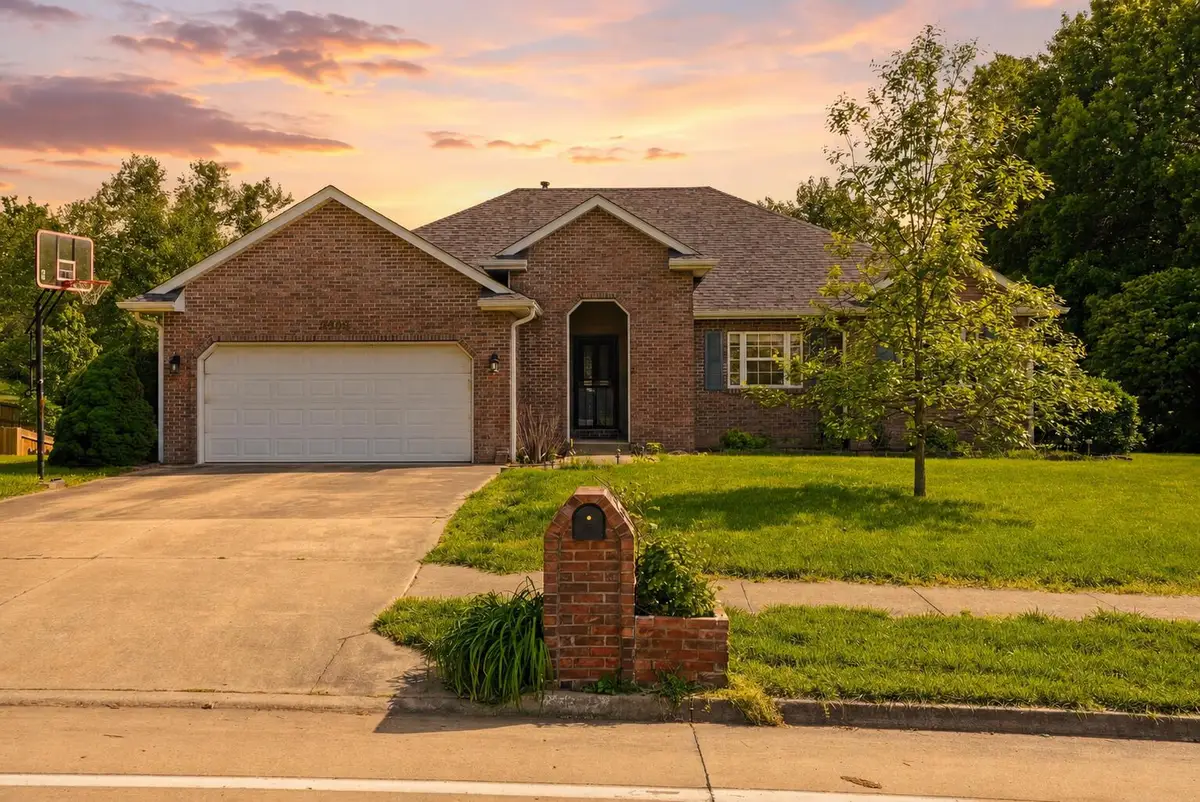 3806 Grant Ln, Columbia, MO 65203 - #1
