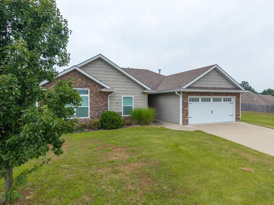 8601 N Emma Ln, Columbia, MO 65202 - #2