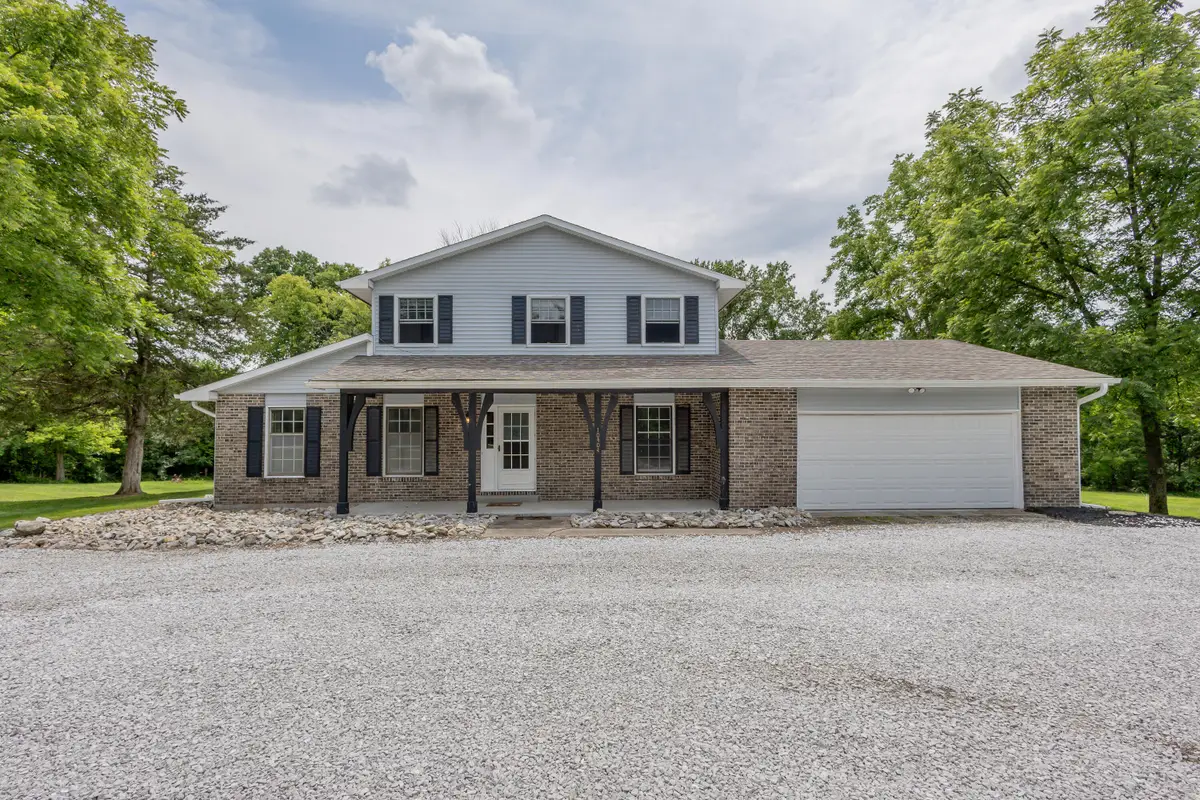 10404 W Kings Ln, Rocheport, MO 65279 - #1