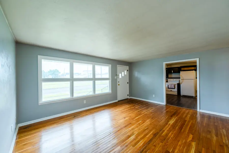 317 Farror St, Moberly, MO 65270 - #2