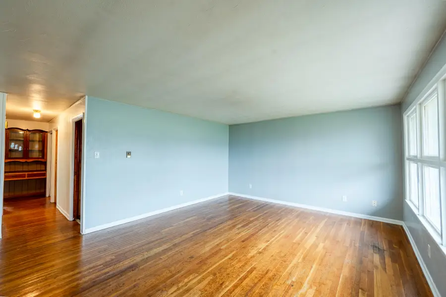 317 Farror St, Moberly, MO 65270 - #3