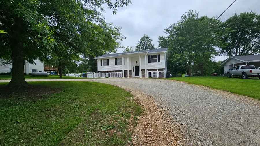 901 Elaine Dr, Fulton, MO 65251 - #2
