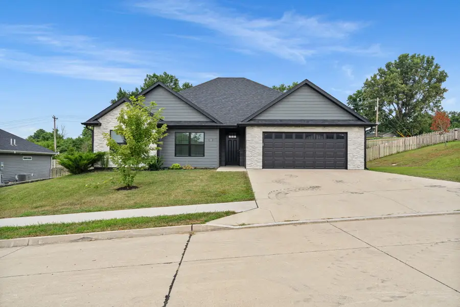 6020 W Tamarack Dr, Columbia, MO 65203 - #2